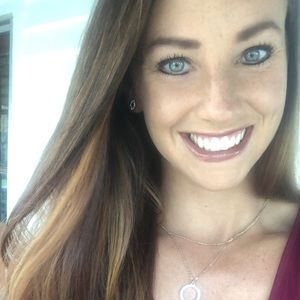 Meet your Posher, Cari